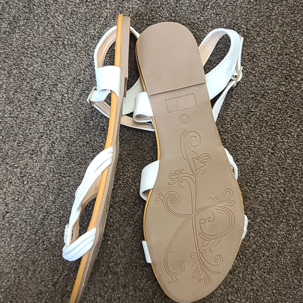 Sandals - Picture 3 of 3